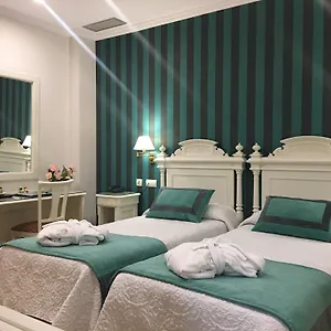 Adriano Boutique Hotel